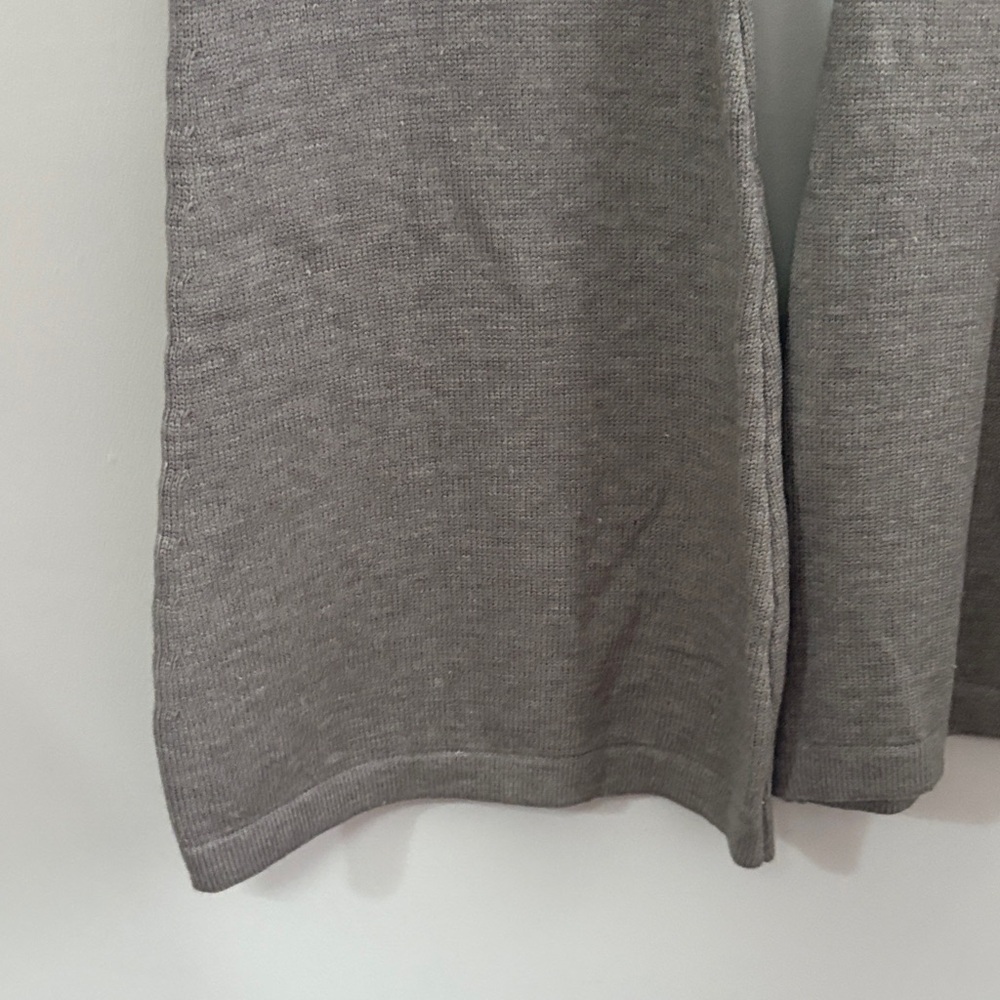 Chic Gray Flare Pants for Women - Picture 2 of 4